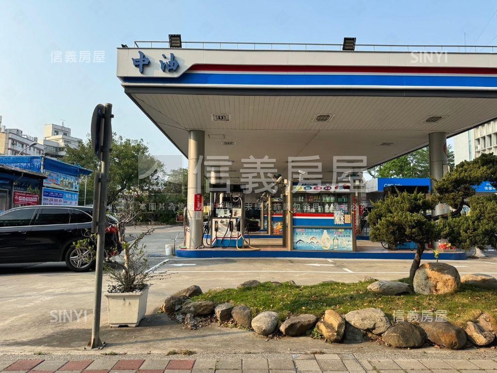 近捷運站文心路大面寬店面房屋室內格局與周邊環境