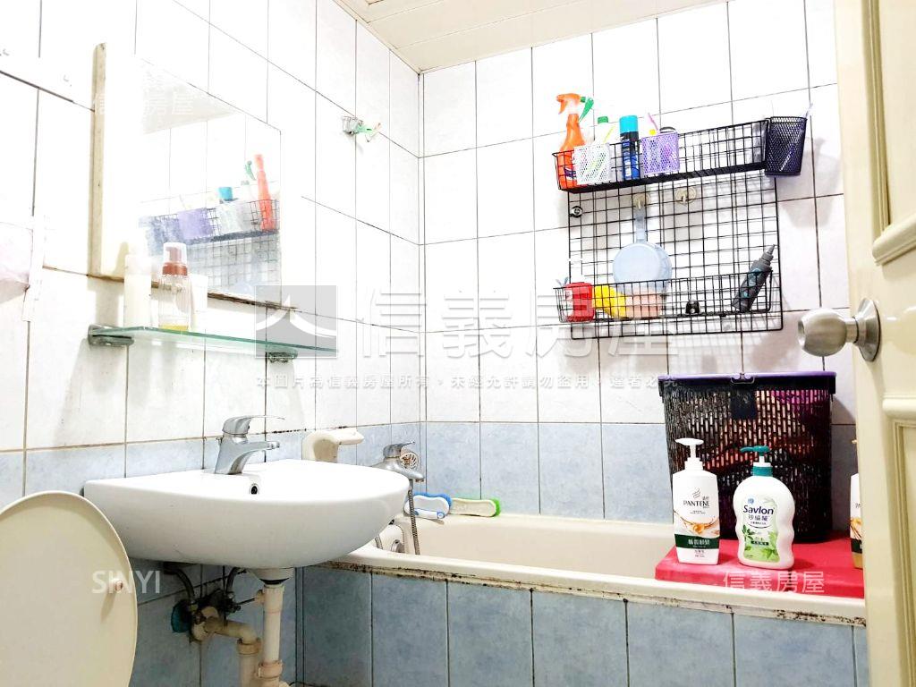 台北米蘭電梯兩房車位房屋室內格局與周邊環境