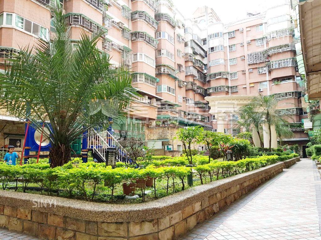 台北米蘭電梯兩房車位房屋室內格局與周邊環境