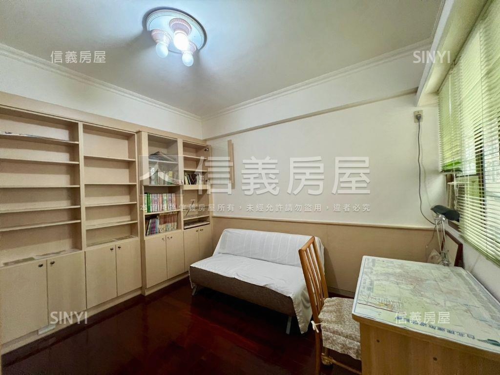 逸仙名園三房＋坡平車位房屋室內格局與周邊環境