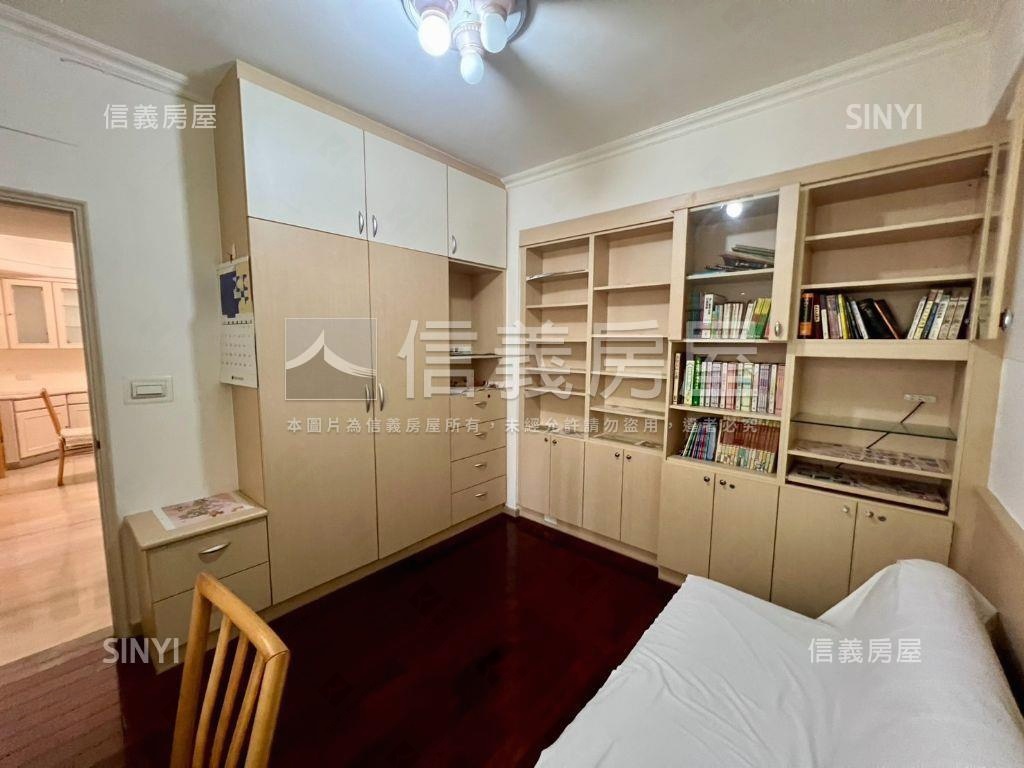 逸仙名園三房＋坡平車位房屋室內格局與周邊環境