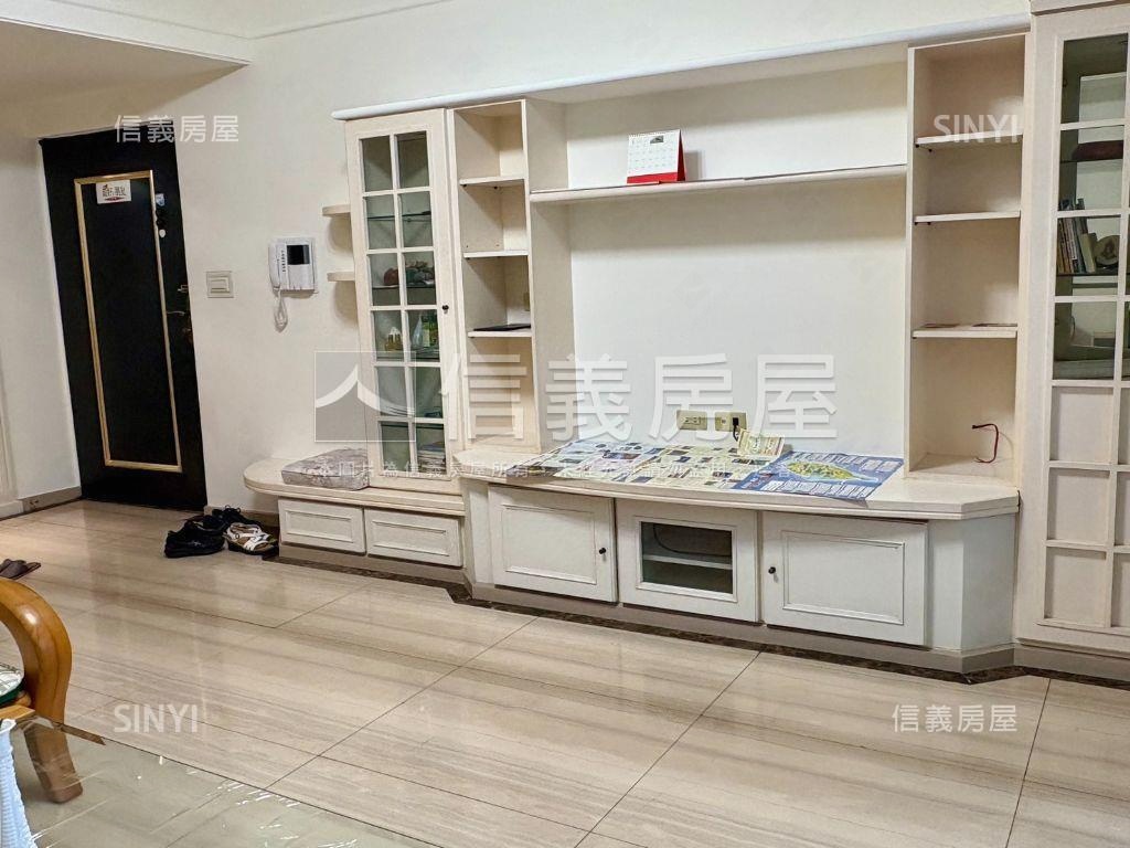 逸仙名園三房＋坡平車位房屋室內格局與周邊環境