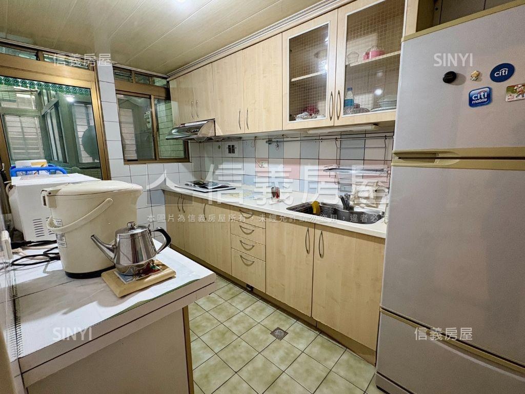 逸仙名園三房＋坡平車位房屋室內格局與周邊環境