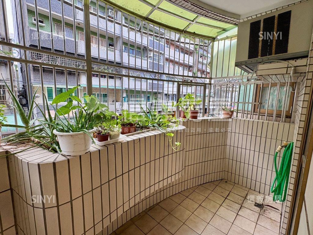 逸仙名園三房＋坡平車位房屋室內格局與周邊環境