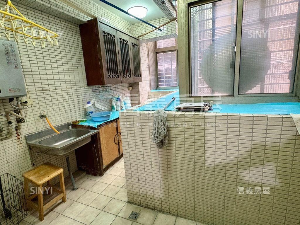 逸仙名園三房＋坡平車位房屋室內格局與周邊環境