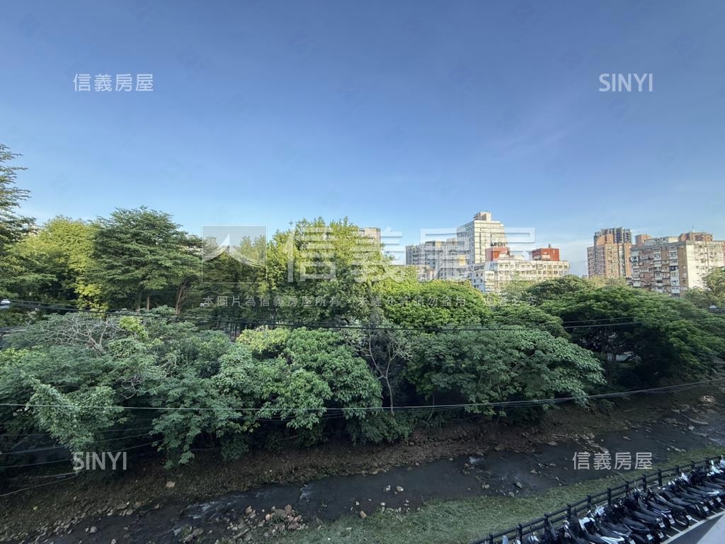 正面公園新北投捷運３樓房屋室內格局與周邊環境