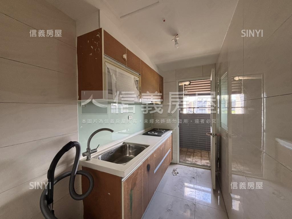 峇里ＶＩＴ景觀四房房屋室內格局與周邊環境