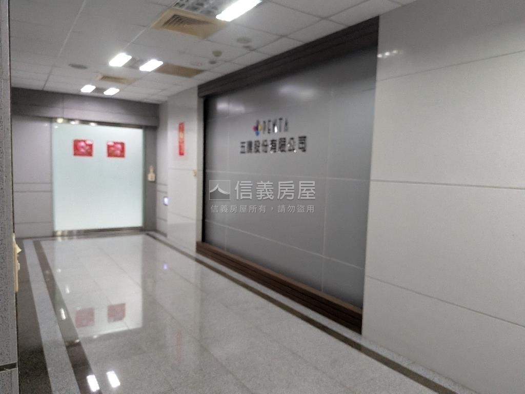 ＡＡ港墘挑高整層廠辦房屋室內格局與周邊環境