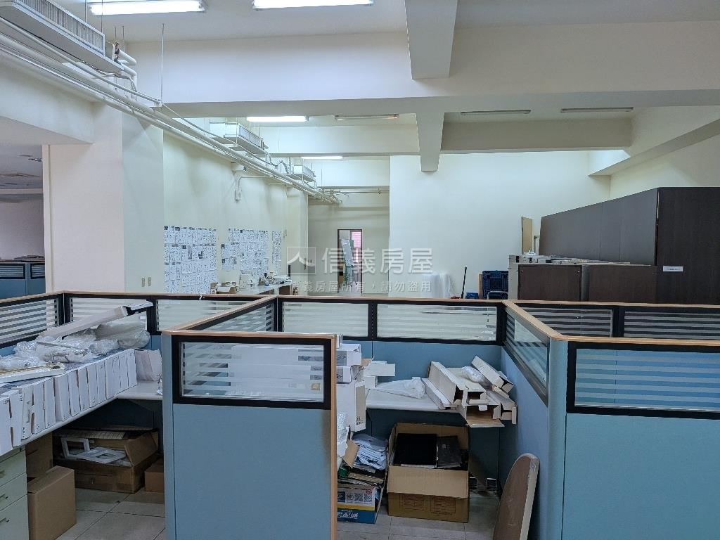 ＡＡ港墘挑高整層廠辦房屋室內格局與周邊環境