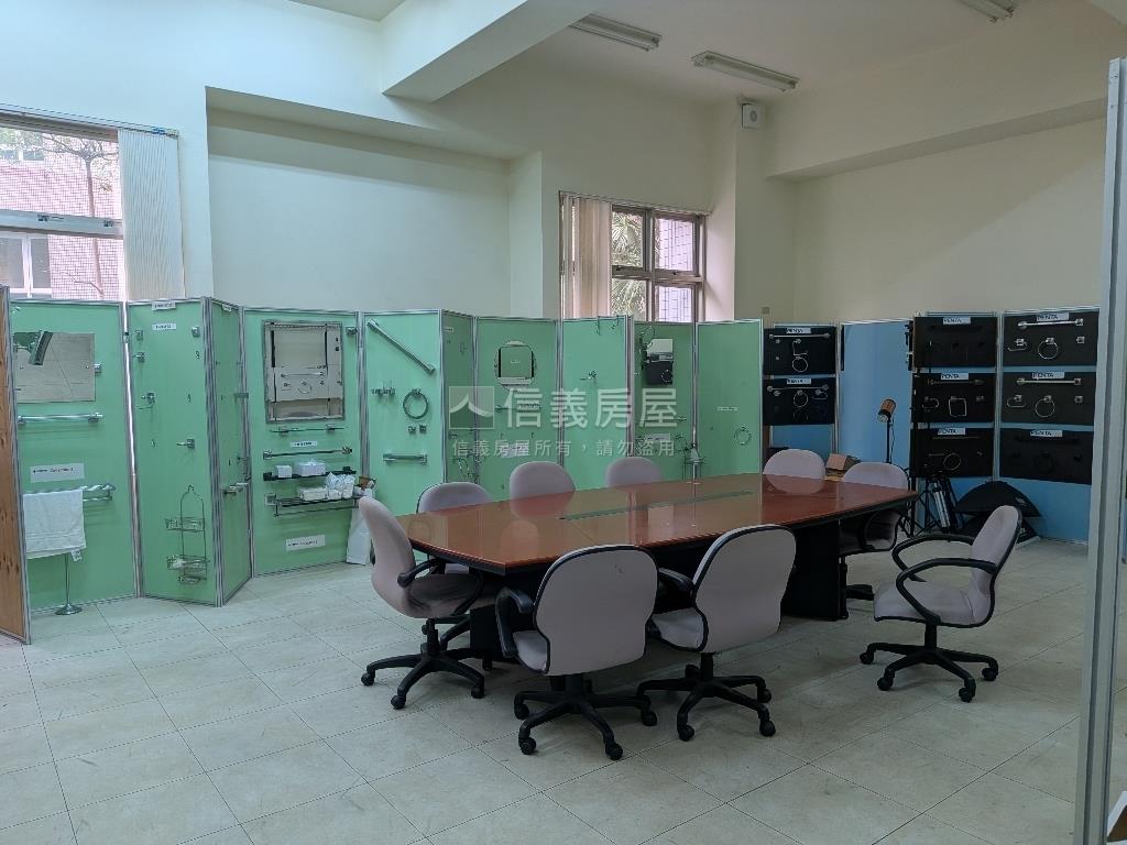ＡＡ港墘挑高整層廠辦房屋室內格局與周邊環境