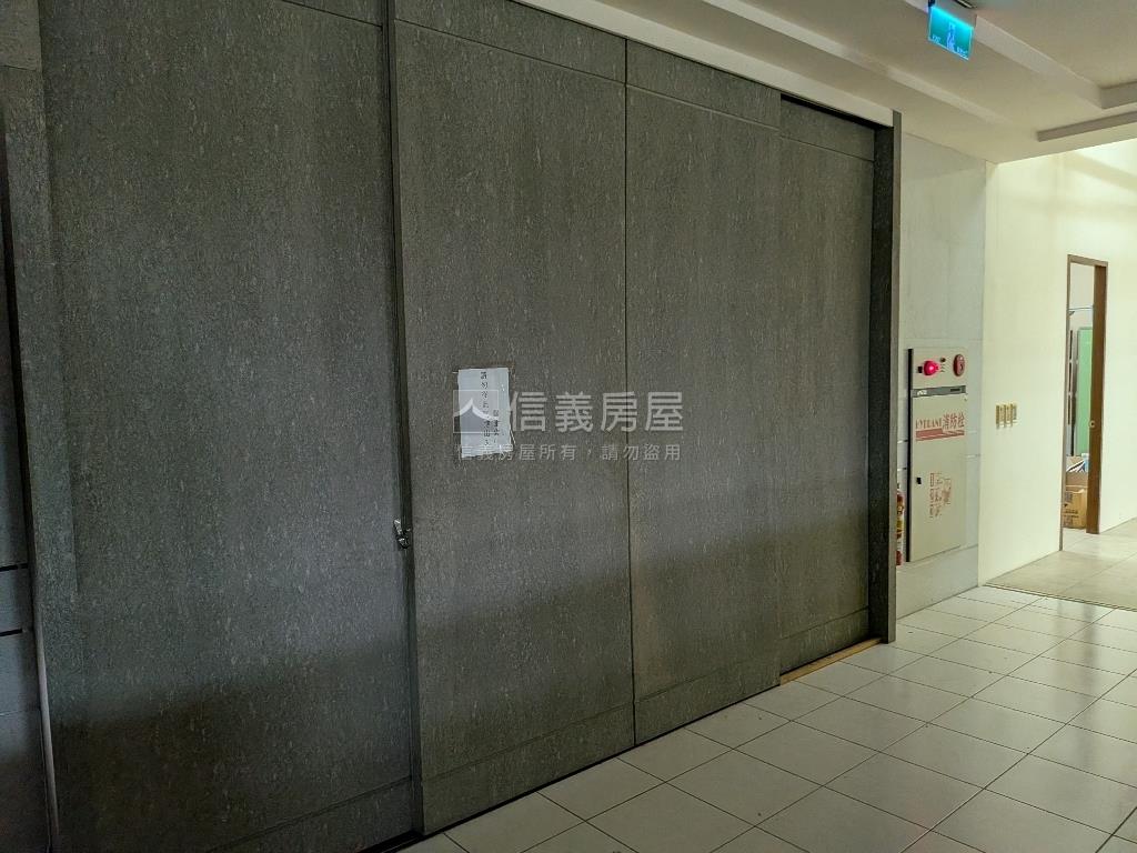 ＡＡ港墘挑高整層廠辦房屋室內格局與周邊環境