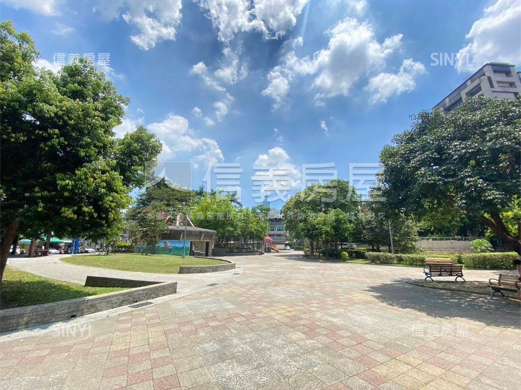 北醫旁稀有坡平車位房屋室內格局與周邊環境