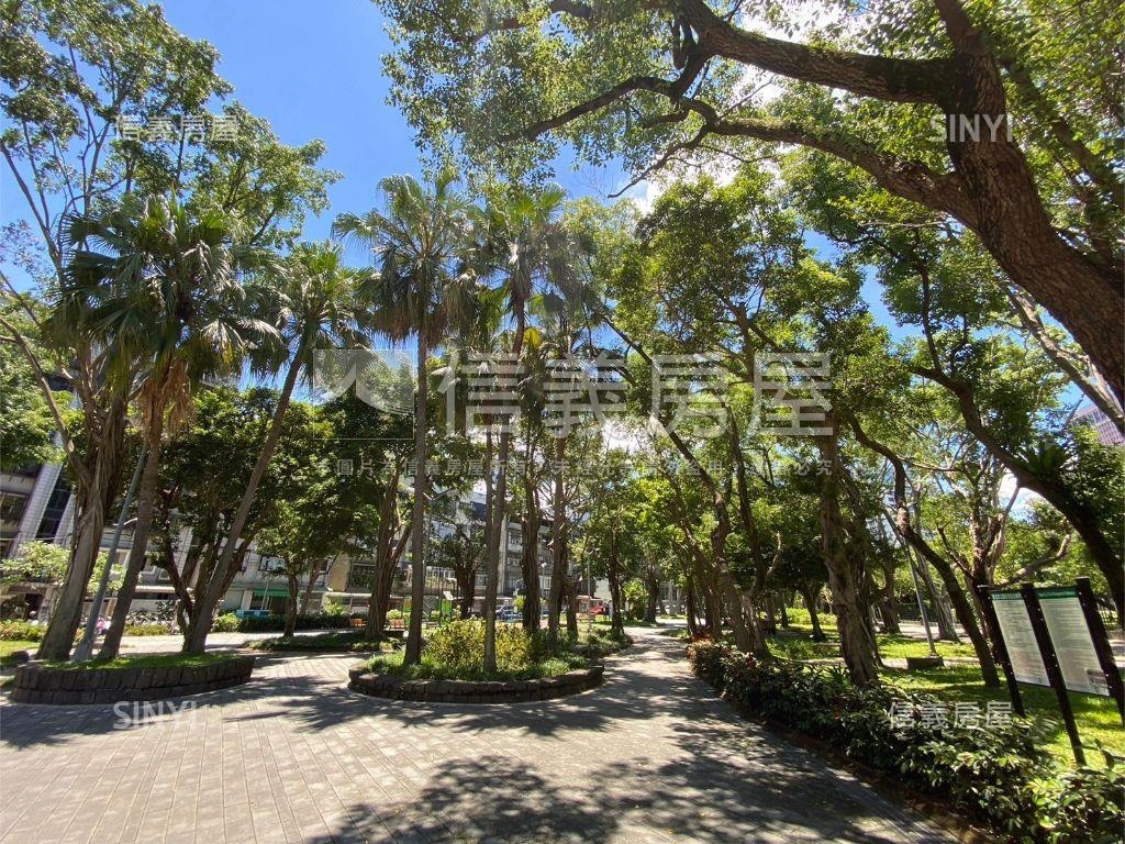 北醫旁稀有坡平車位房屋室內格局與周邊環境