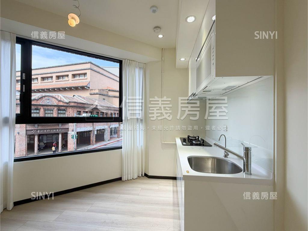 曉南門全新電梯兩房車房屋室內格局與周邊環境