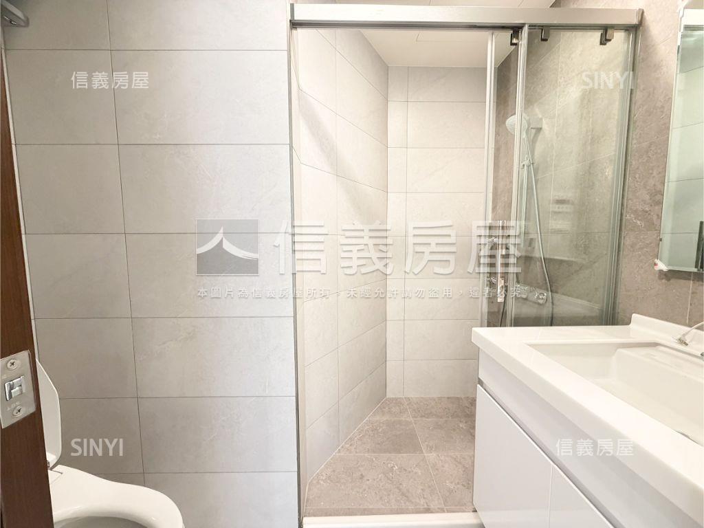 曉南門全新電梯兩房車房屋室內格局與周邊環境