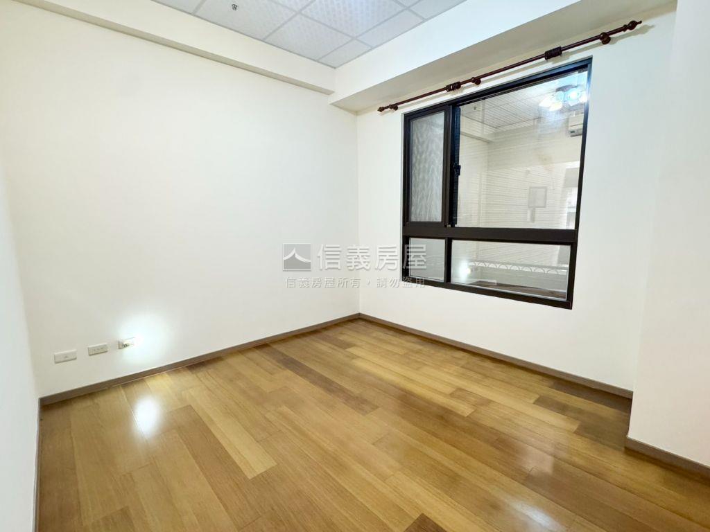 世紀館·稀有釋出景觀四房房屋室內格局與周邊環境
