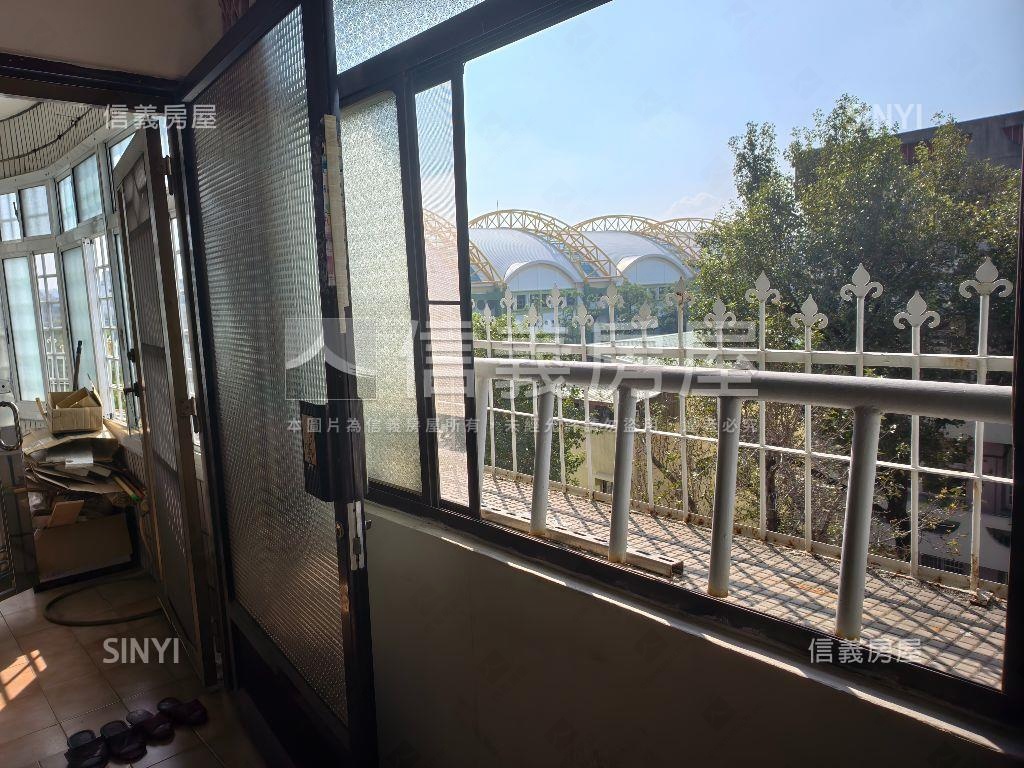 面中正國小邊間採光公寓房屋室內格局與周邊環境