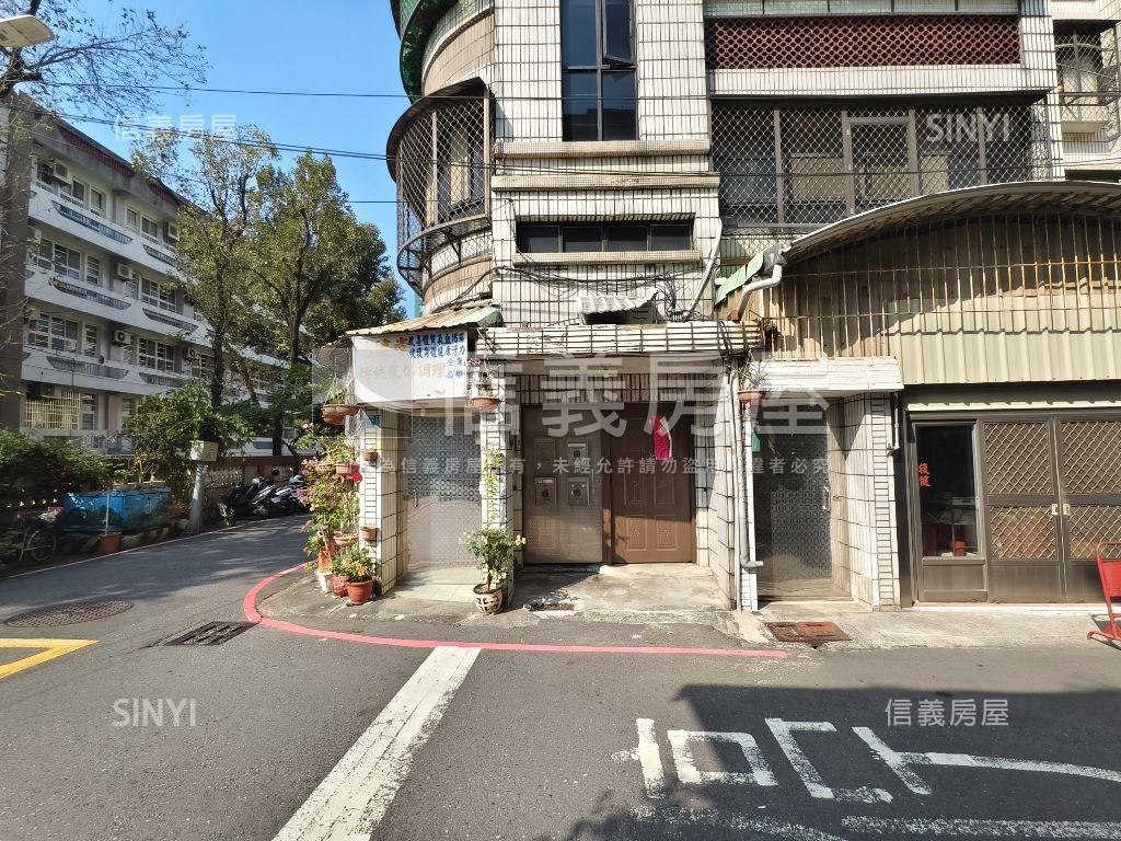 面中正國小邊間採光公寓房屋室內格局與周邊環境