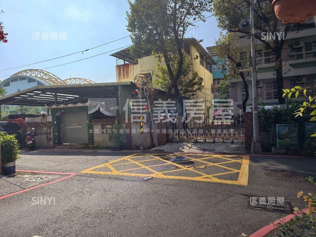 面中正國小邊間採光公寓房屋室內格局與周邊環境