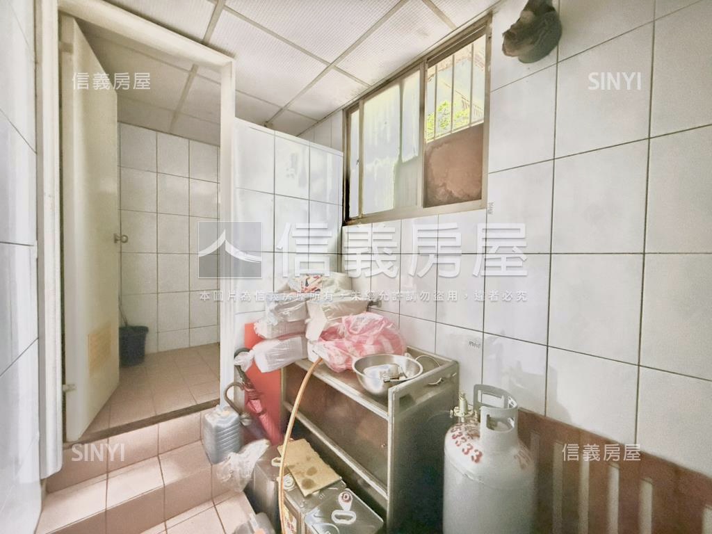 稀有樂華夜市旁金店面房屋室內格局與周邊環境