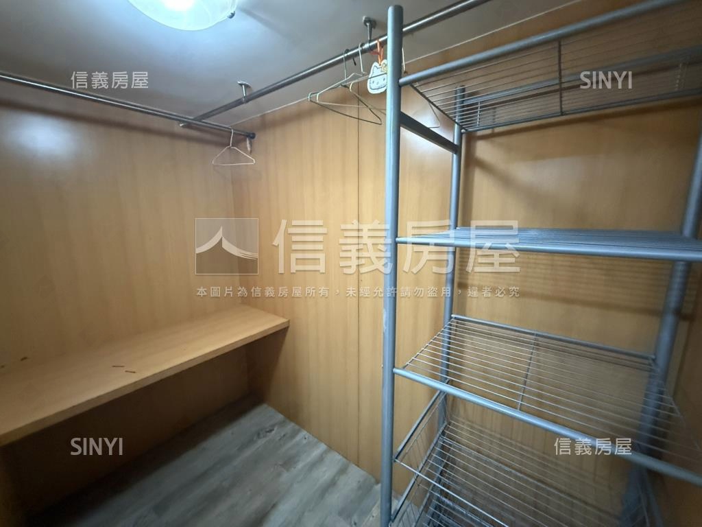 近未來體育園區店住車位房屋室內格局與周邊環境