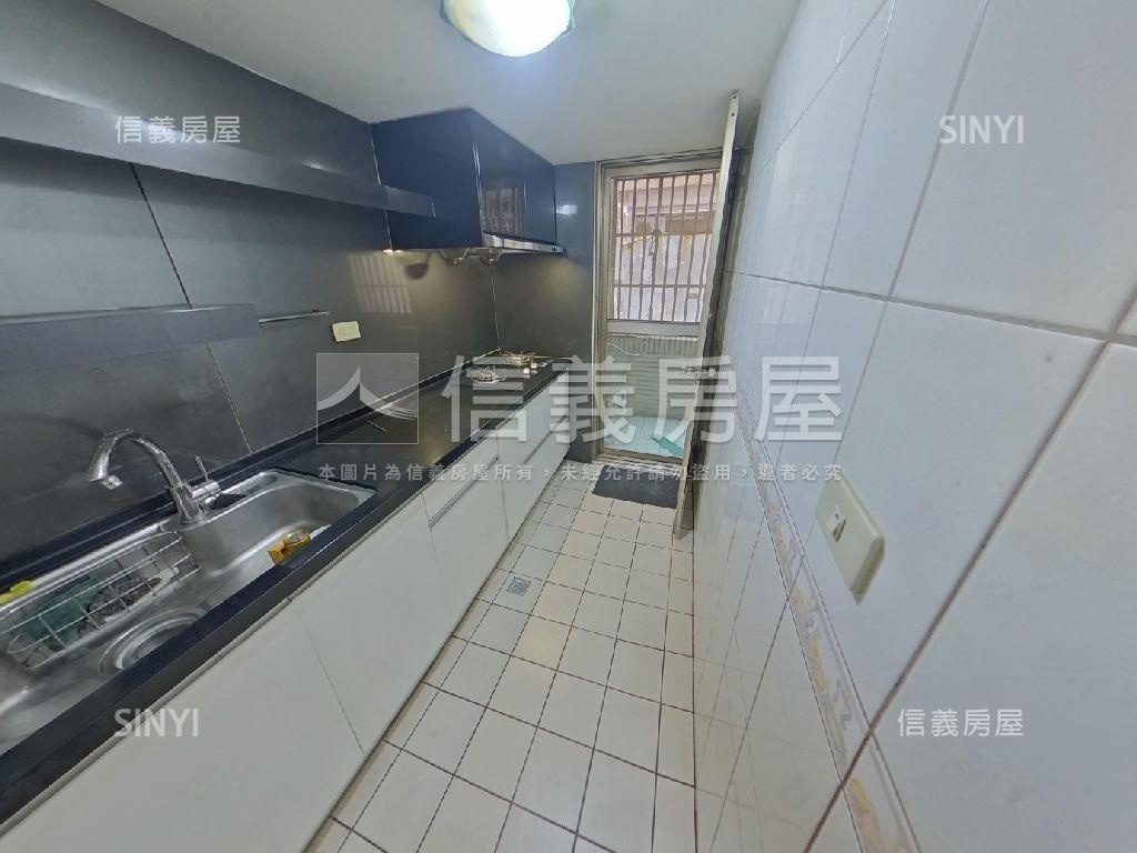 近未來體育園區店住車位房屋室內格局與周邊環境