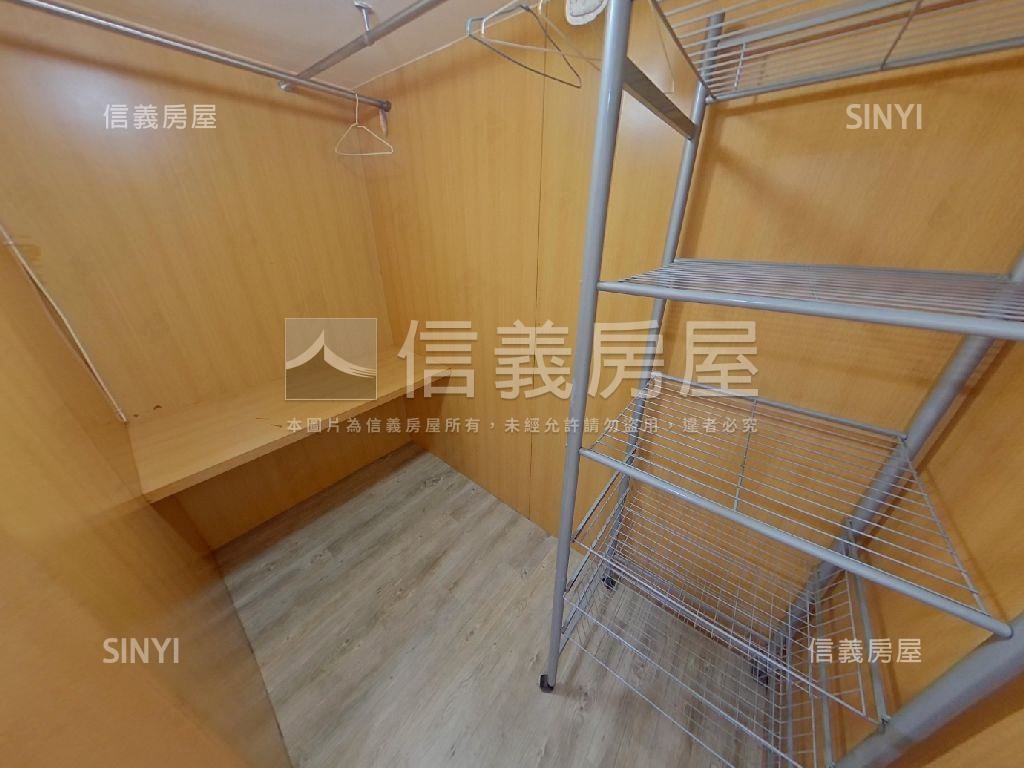 近未來體育園區店住車位房屋室內格局與周邊環境
