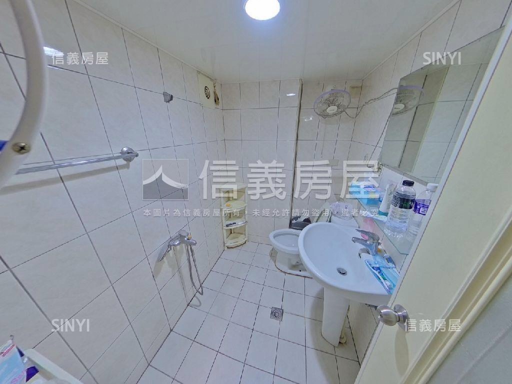近未來體育園區店住車位房屋室內格局與周邊環境