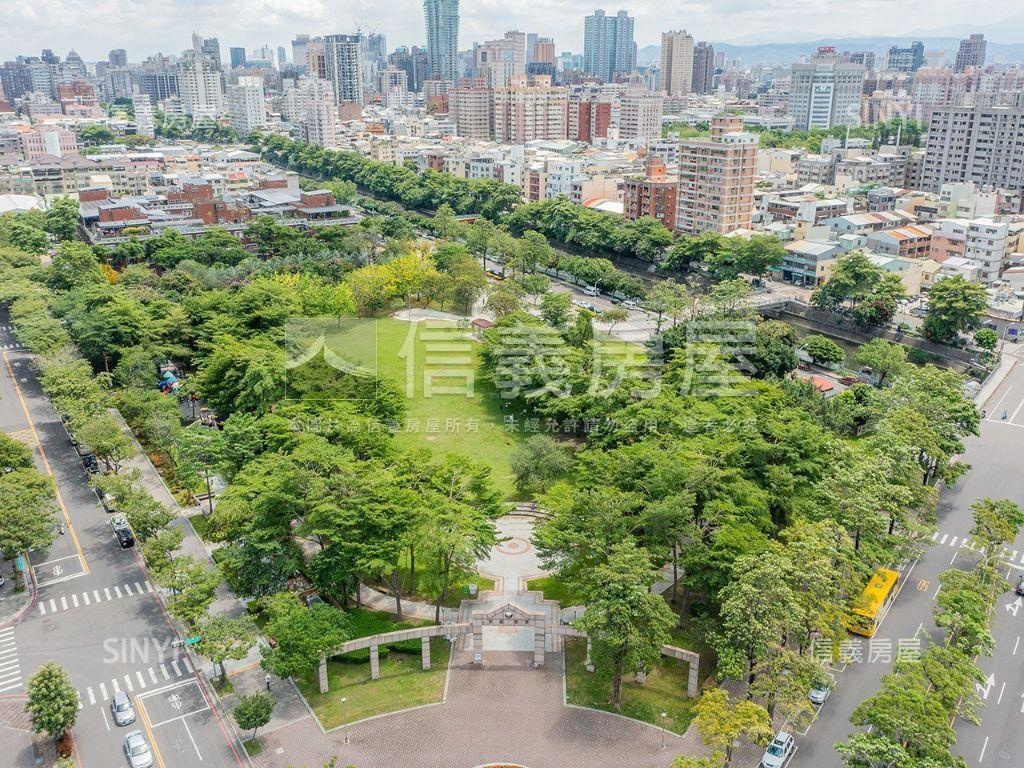 八期豐富朝南角地豐富公園房屋室內格局與周邊環境