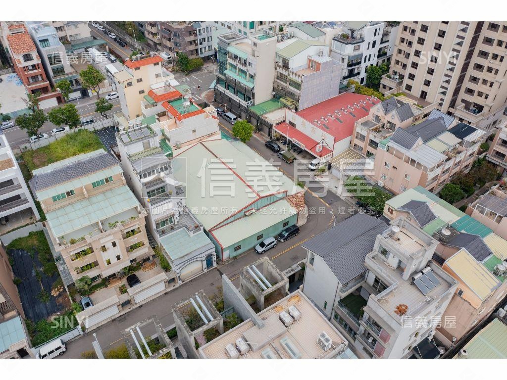 八期近豐富公園朝南角地房屋室內格局與周邊環境