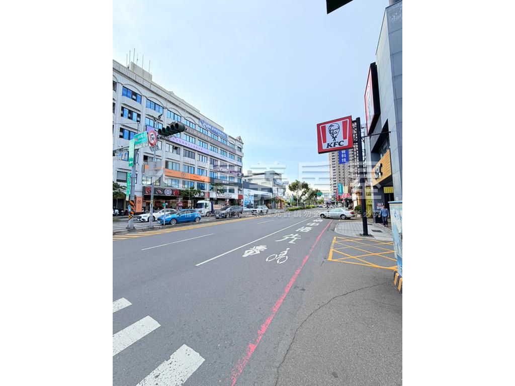 中華西市府面寬金店面房屋室內格局與周邊環境