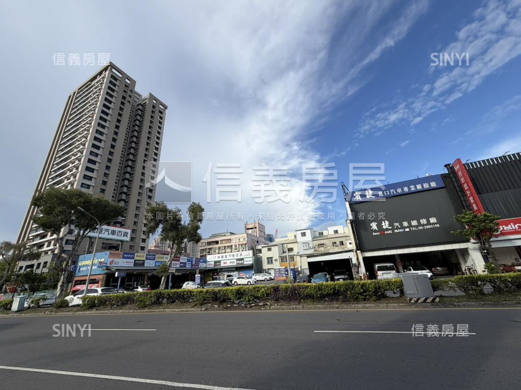 中華西市府面寬金店面房屋室內格局與周邊環境