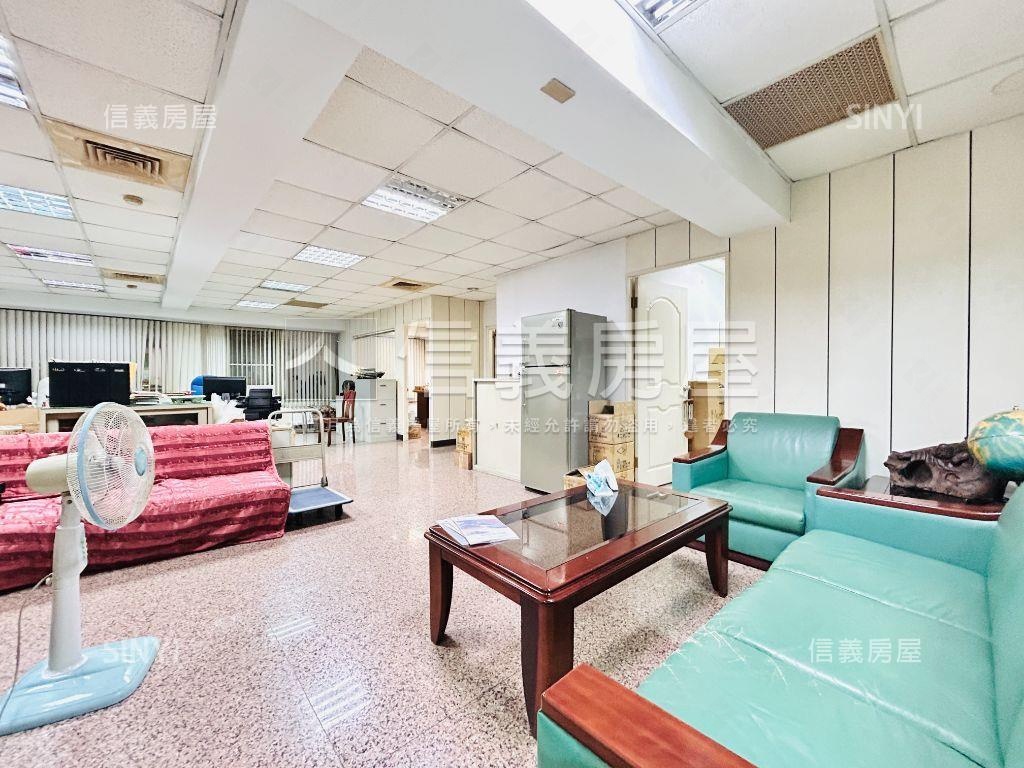 近北市綠茵成功京華房屋室內格局與周邊環境