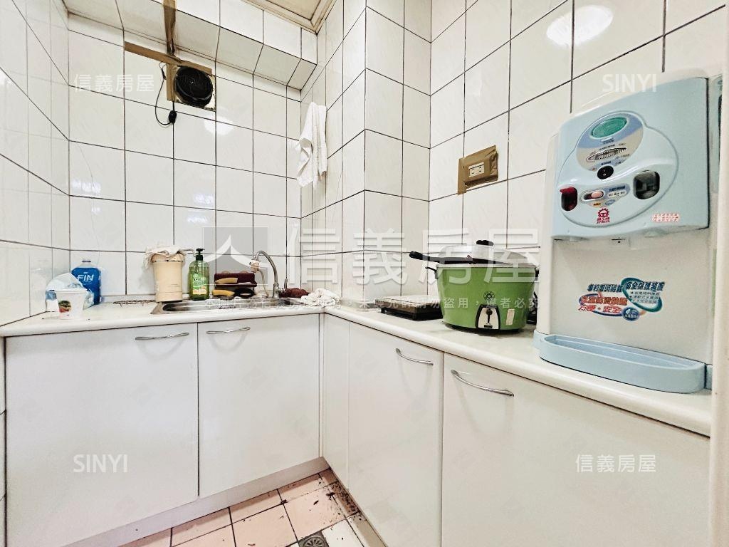 近北市綠茵成功京華房屋室內格局與周邊環境