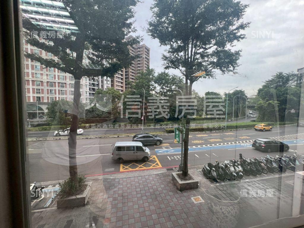 近北市綠茵成功京華房屋室內格局與周邊環境