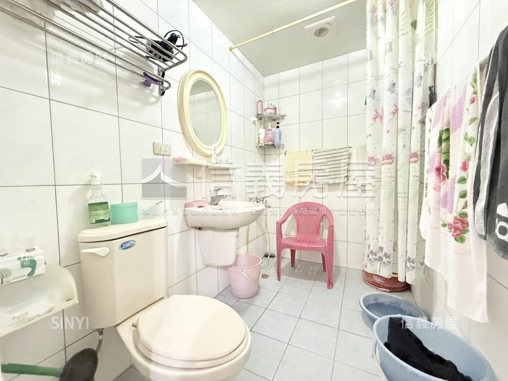 近文山成家亮美兩房平車房屋室內格局與周邊環境