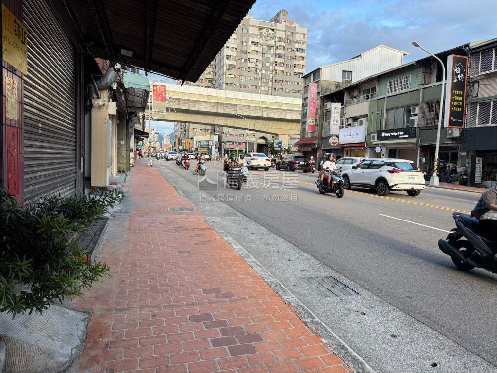 東山路臨路透天店面房屋室內格局與周邊環境