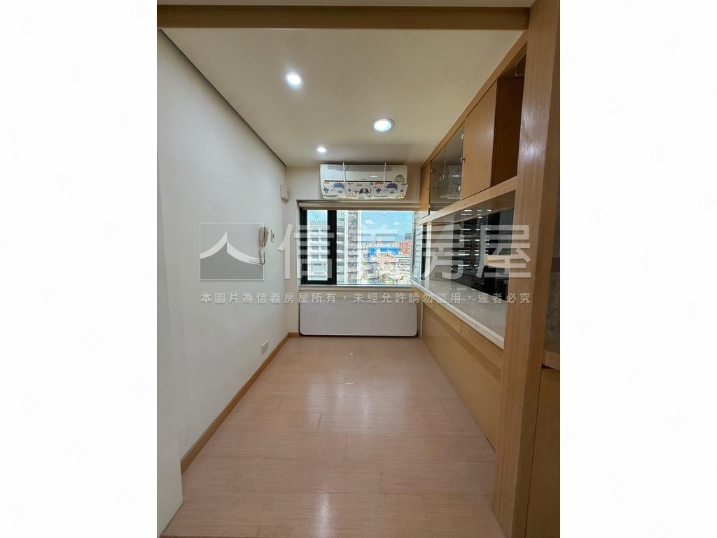 景觀邊間ＥＡＴ雙面採光房屋室內格局與周邊環境