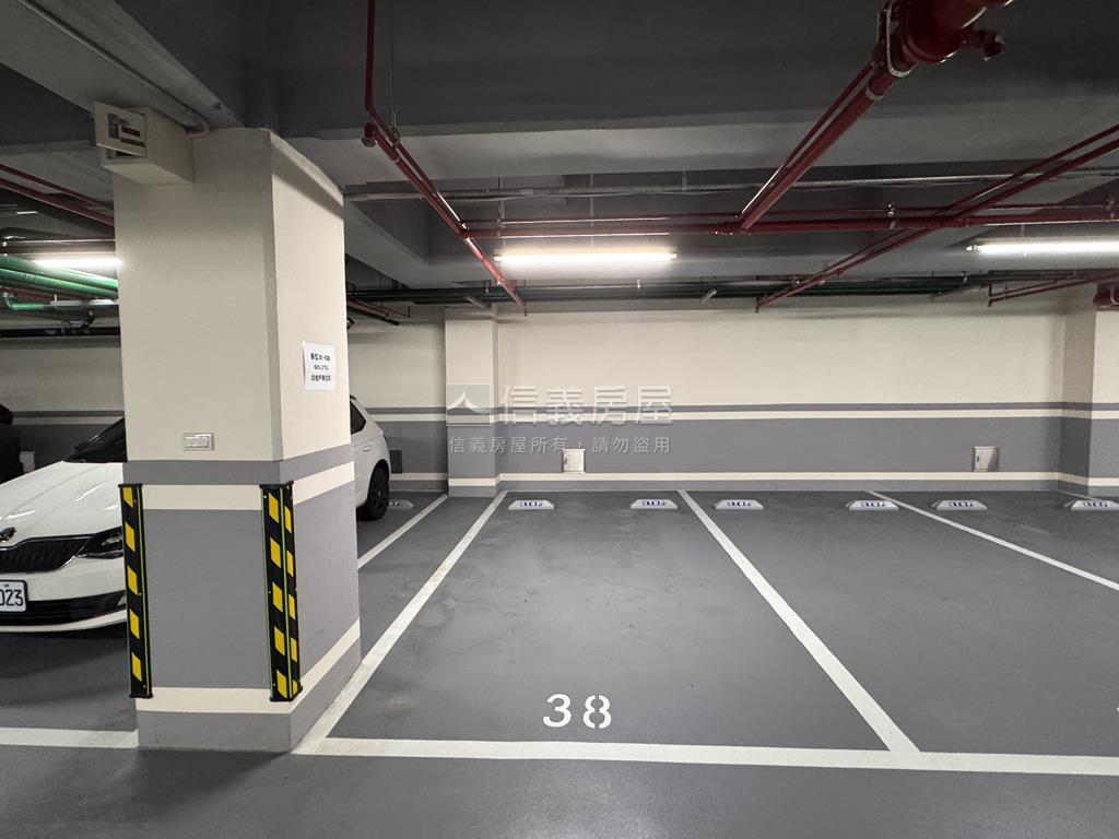 新月天地學校河景三房車位房屋室內格局與周邊環境