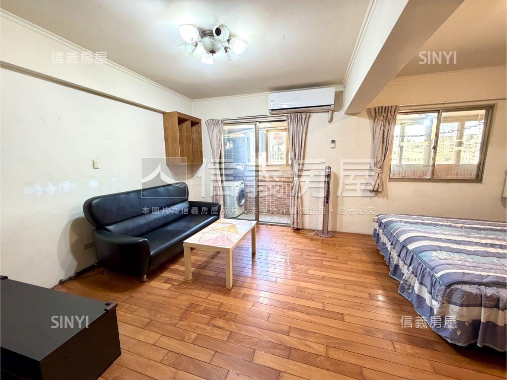 親愛龍邦大套房附車位房屋室內格局與周邊環境