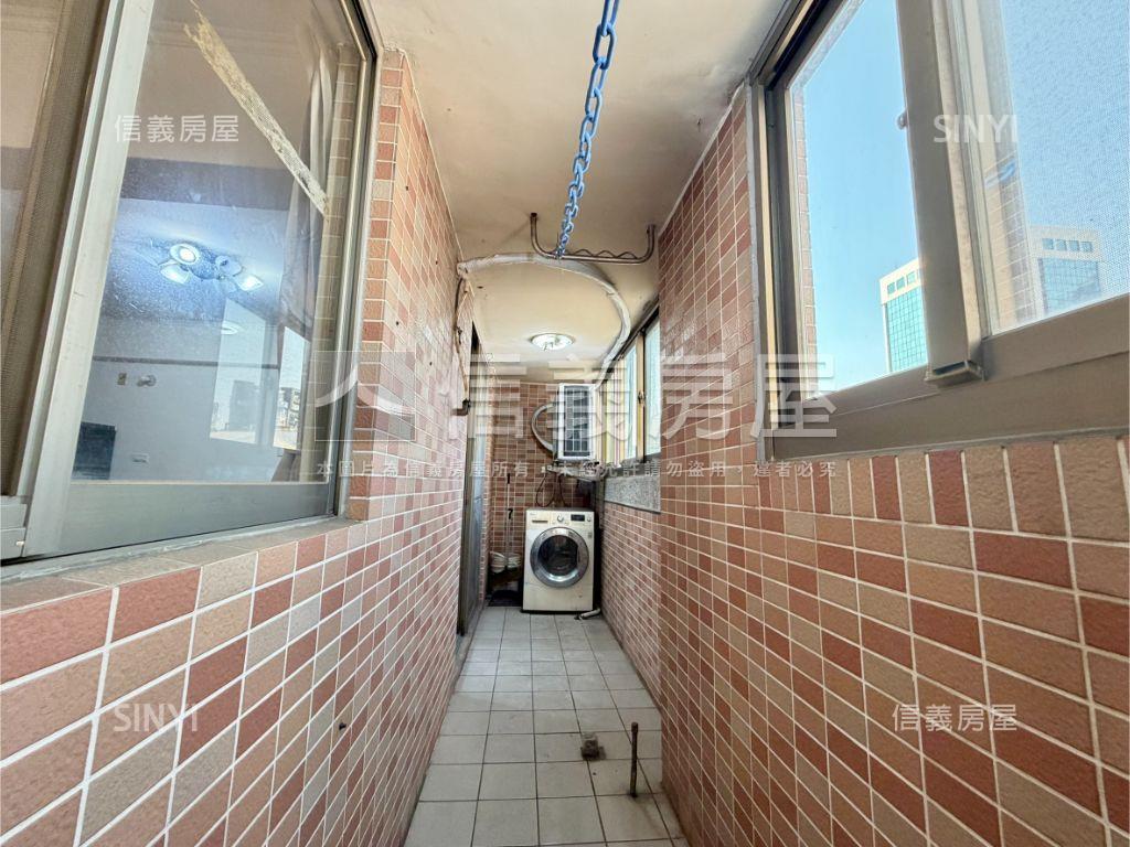 親愛龍邦大套房附車位房屋室內格局與周邊環境