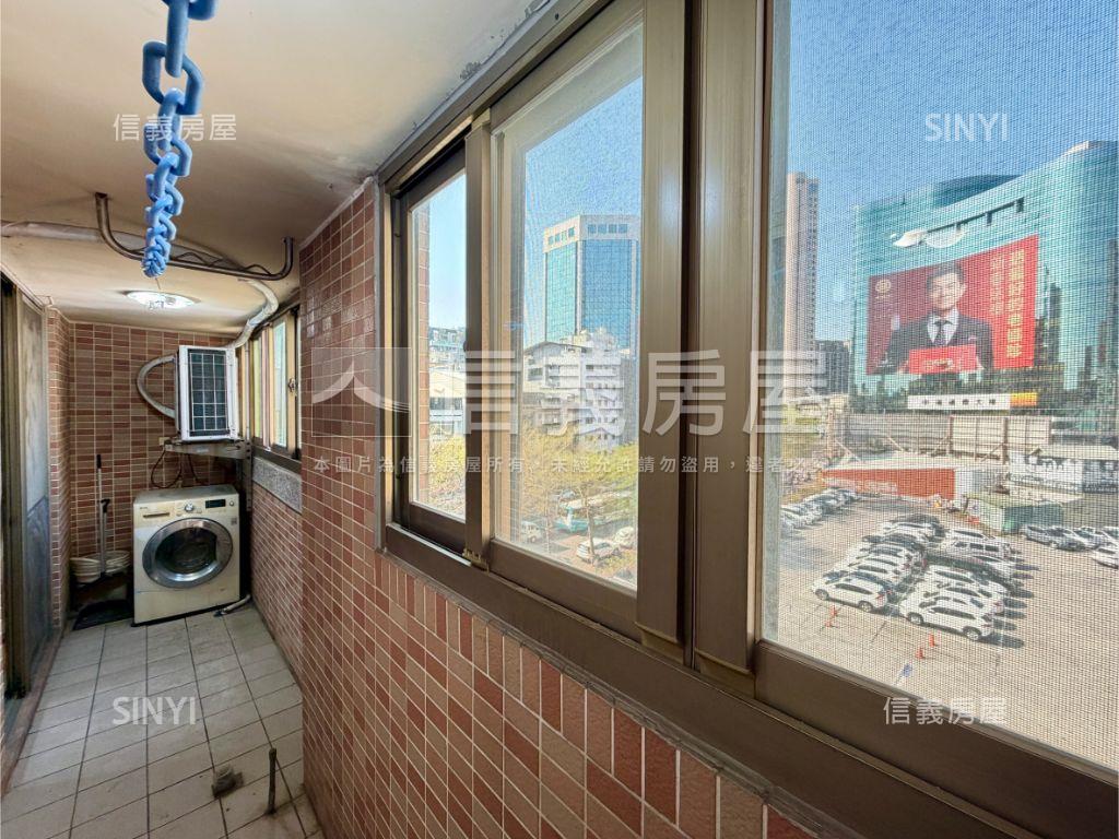 親愛龍邦大套房附車位房屋室內格局與周邊環境