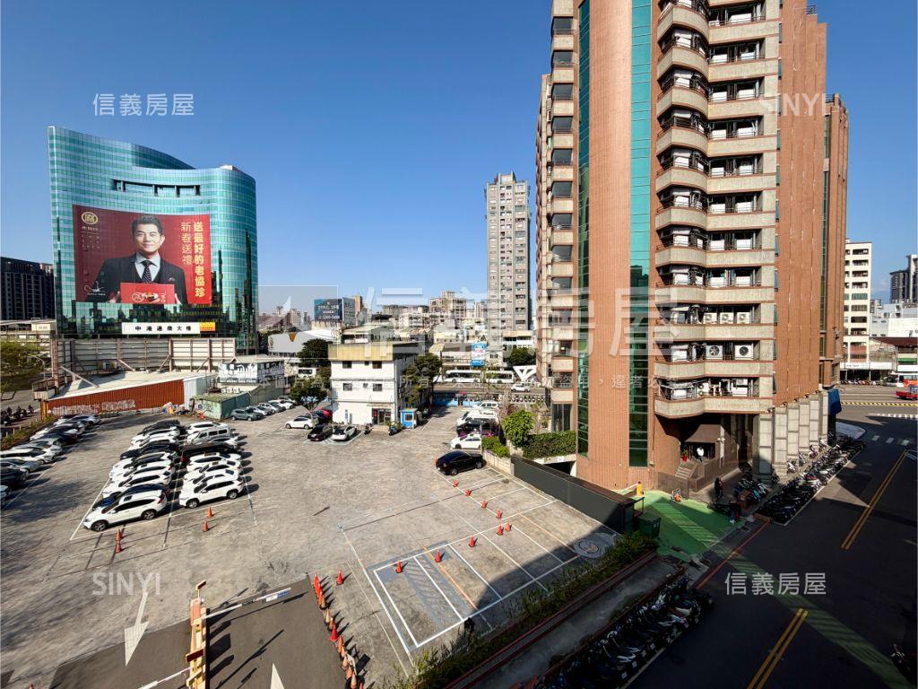 親愛龍邦大套房附車位房屋室內格局與周邊環境