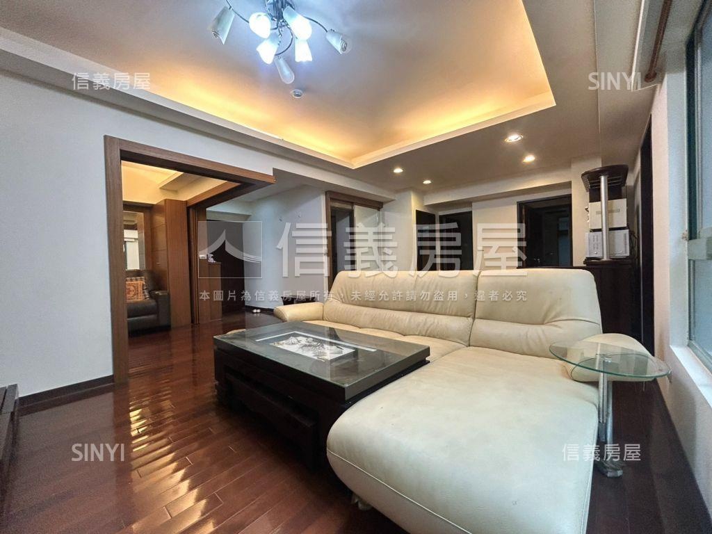 近迴龍捷運站四房車位房屋室內格局與周邊環境