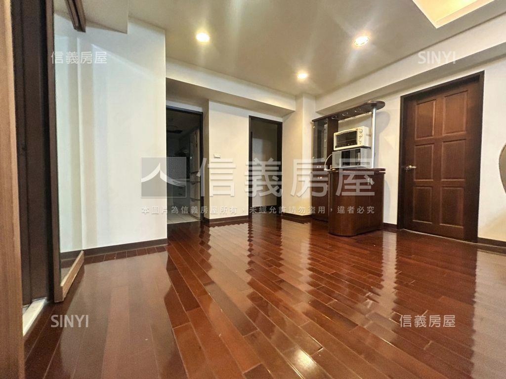 近迴龍捷運站四房車位房屋室內格局與周邊環境