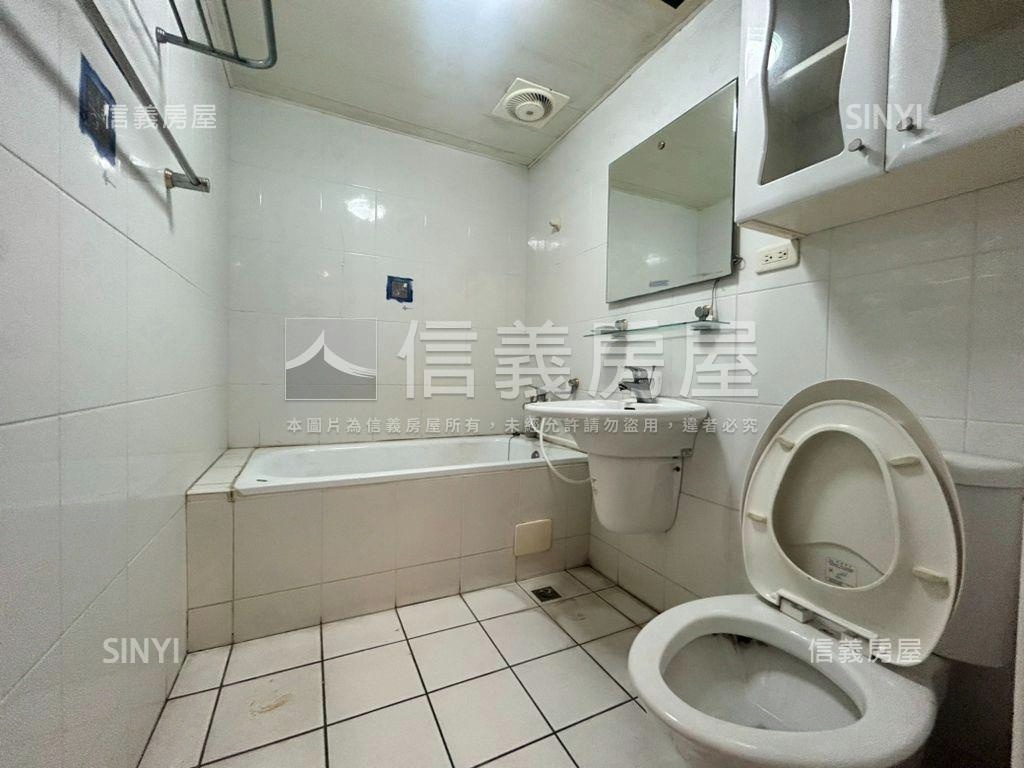 近迴龍捷運站四房車位房屋室內格局與周邊環境