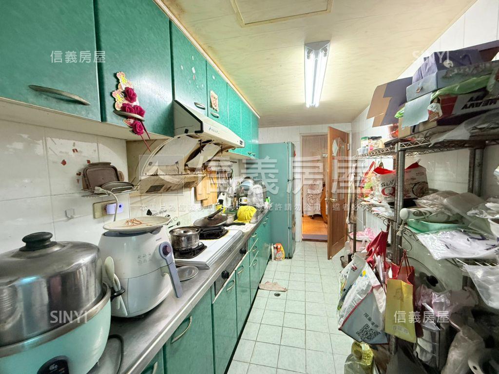 中山站商用公寓單價５字頭房屋室內格局與周邊環境