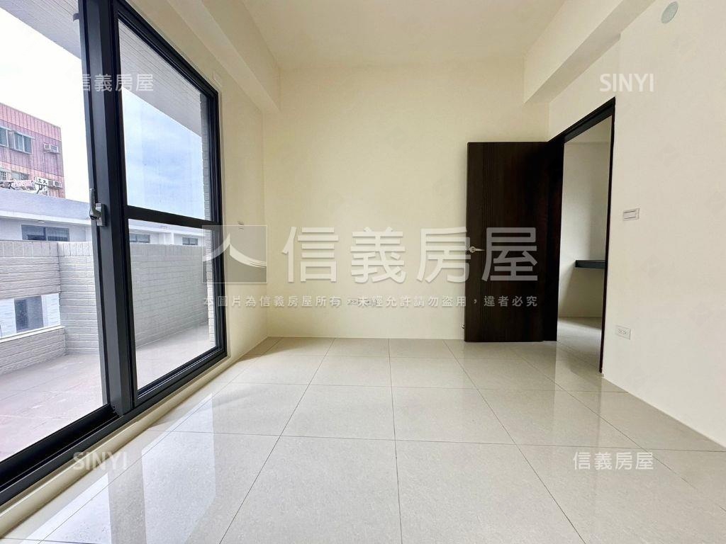 仁德全新大車庫別墅房屋室內格局與周邊環境
