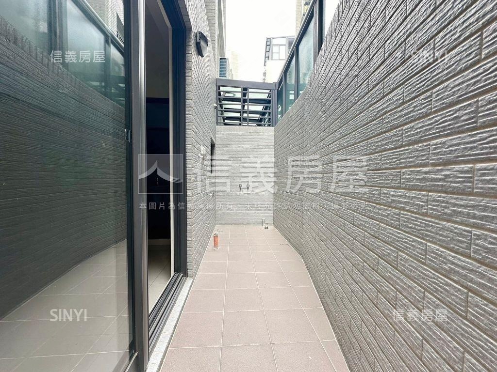 仁德全新大車庫別墅房屋室內格局與周邊環境