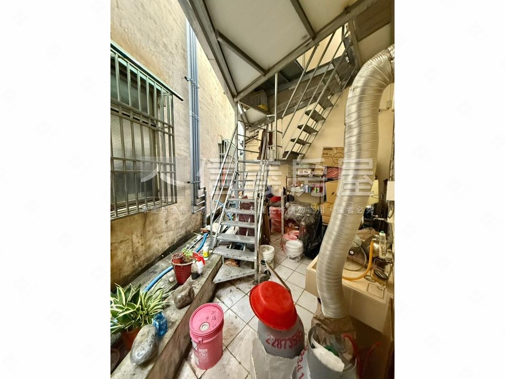 店長推薦整棟拉皮質感透天房屋室內格局與周邊環境